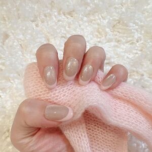 Champagne shimmer (short oval) press-on nails all sizes